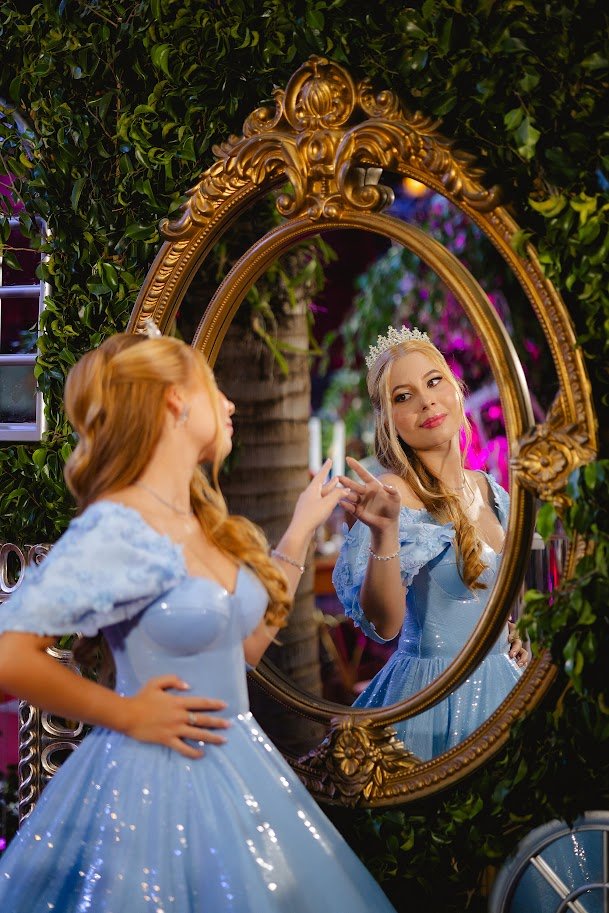Debutante em festa temática de 15 anos